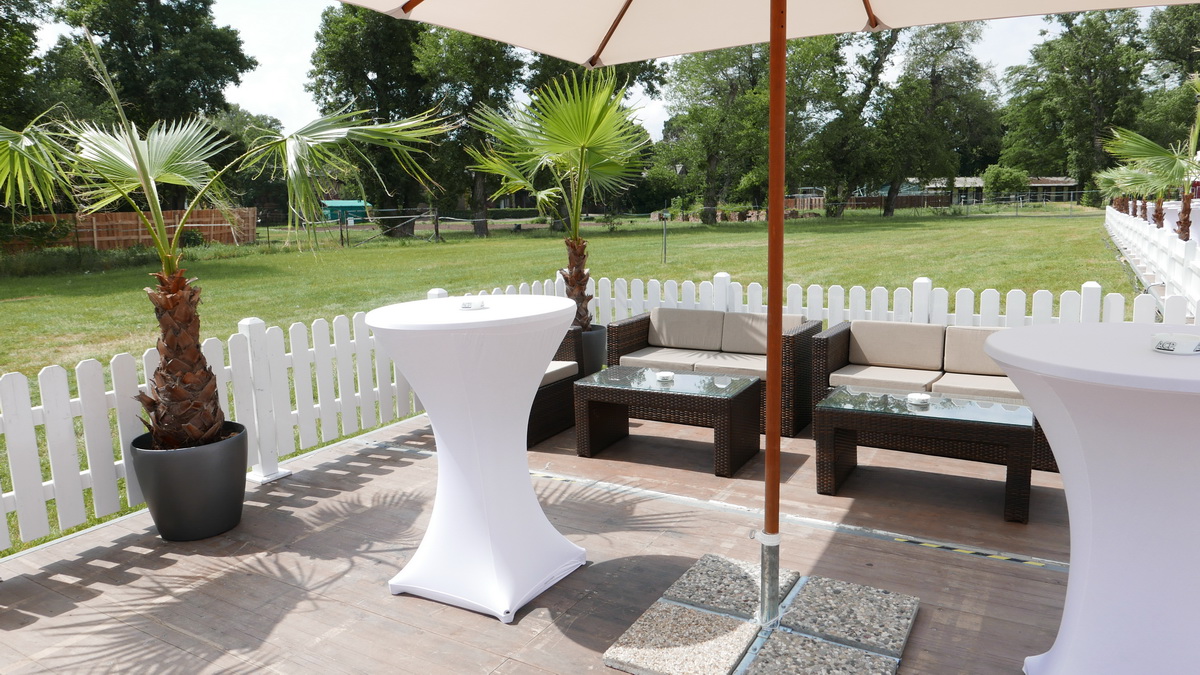 Terrasse Aussenbereich Festzelt
