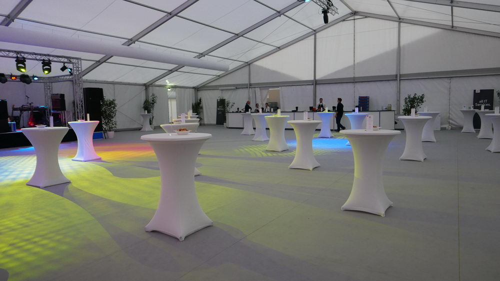 Empfangszelt mit Bar